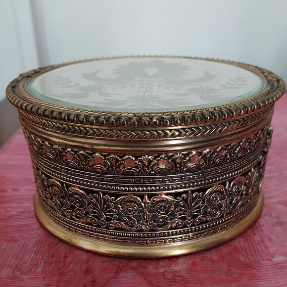 Vtg Apollo Gold Tone Metal Filigree Jewelry Box with Glass Top with Design - Picture 2 of 16